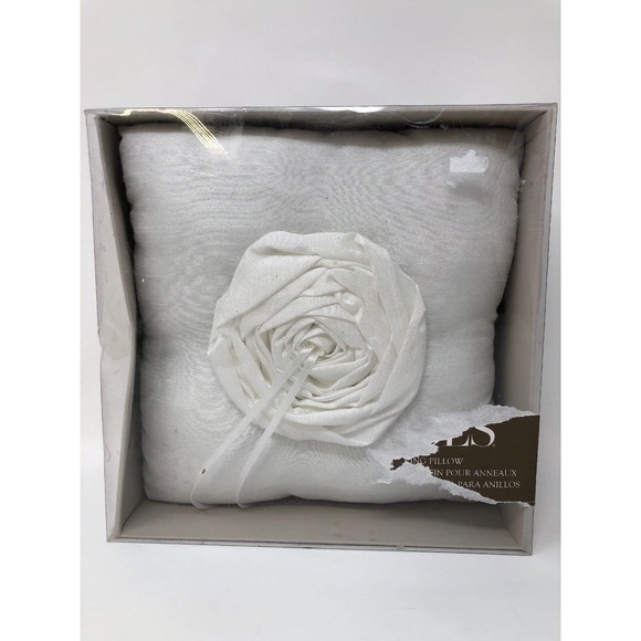 Ring Bearer Pillow Brides Michaels Off White Tie Flower Center Wedding New - Picture 1 of 10